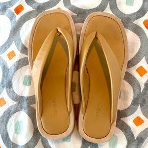 Vince Leather Suede Nude Color Flip Flop Sandals Minimalist Modern Look